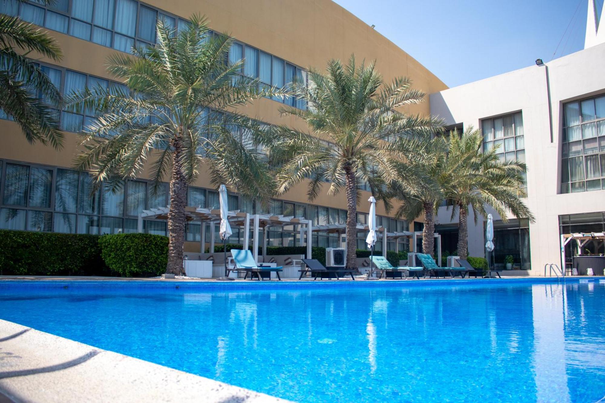Dragon Beach Hotel Muharraq Exterior photo