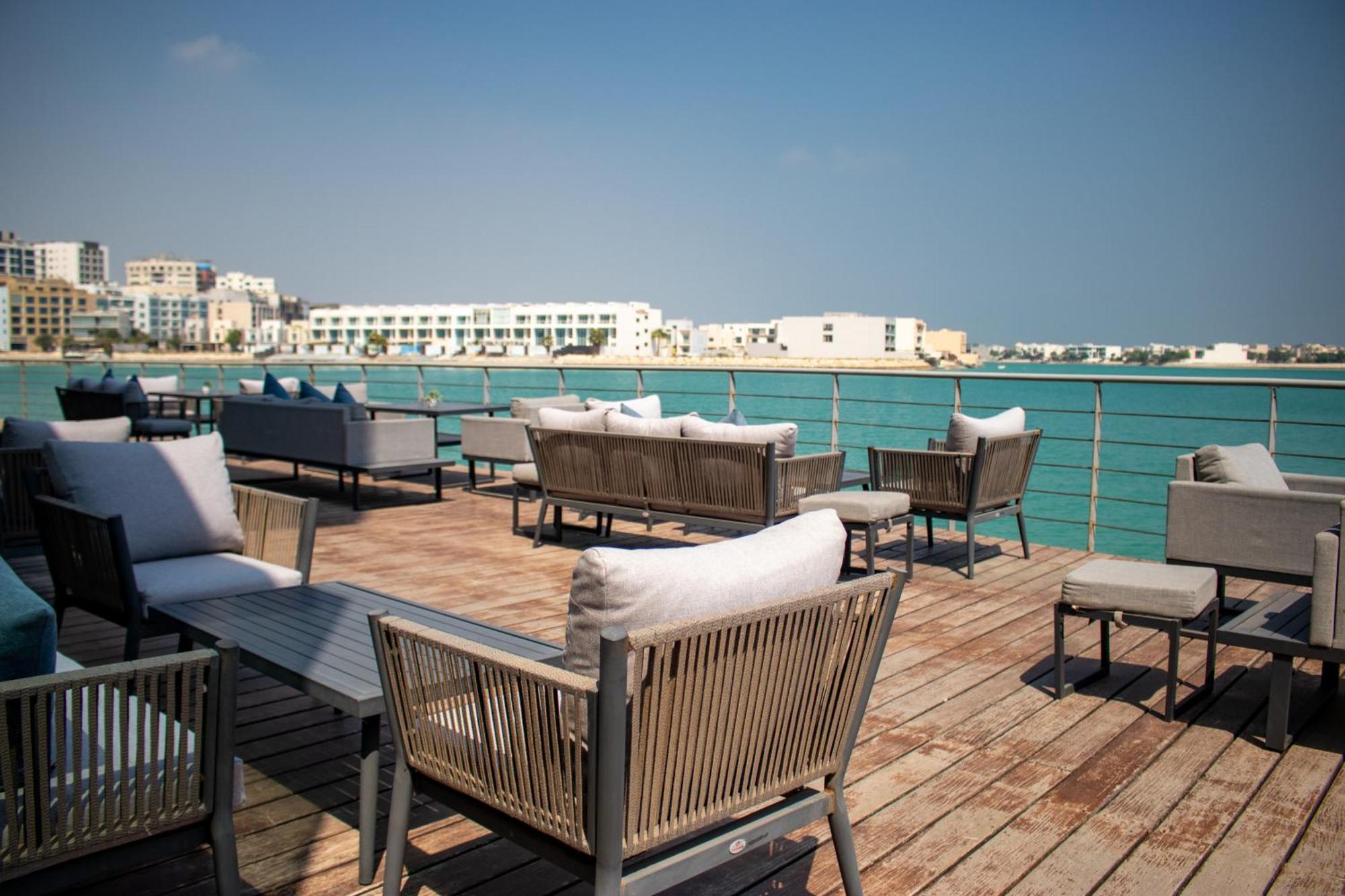 Dragon Beach Hotel Muharraq Exterior photo