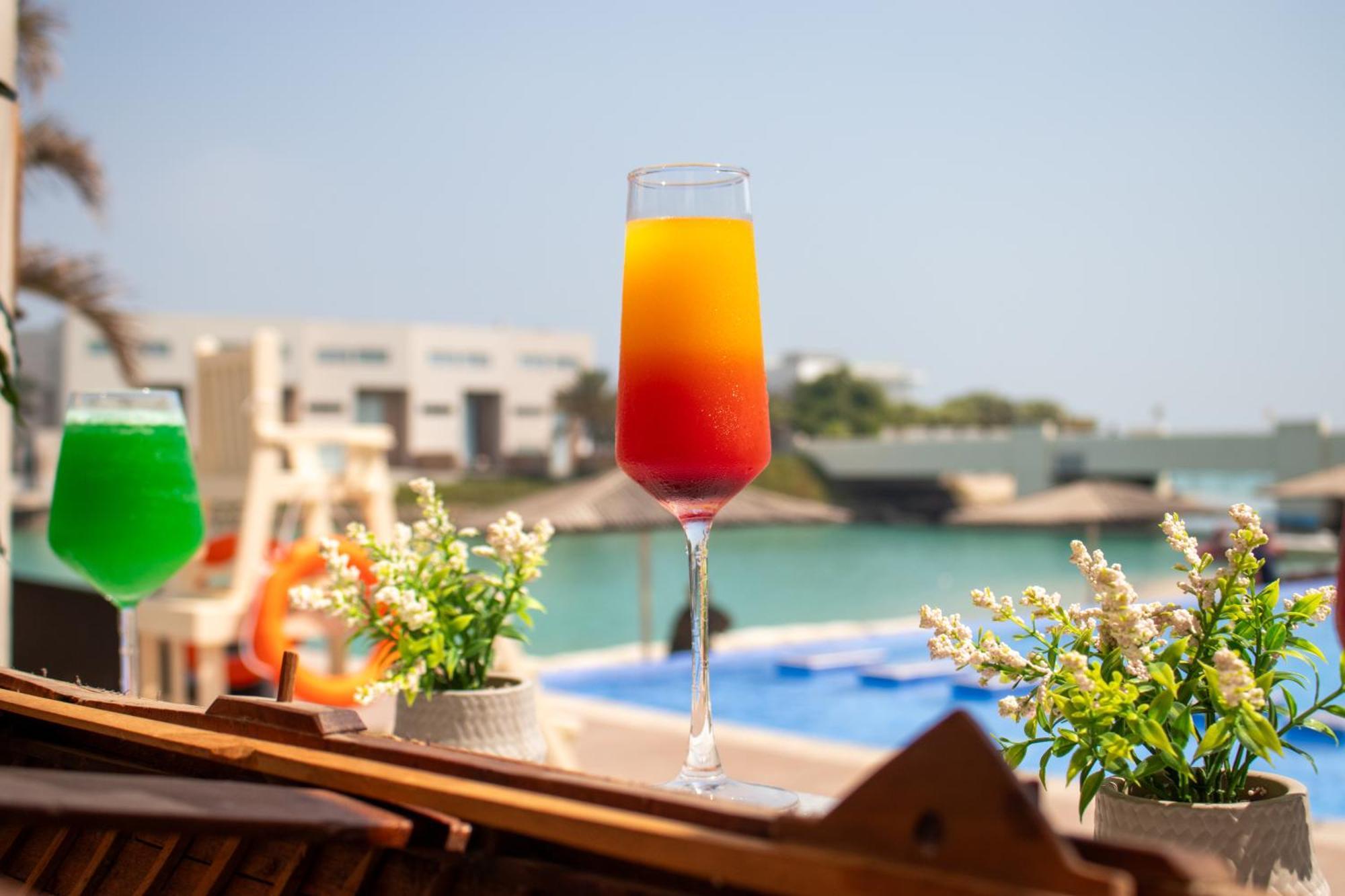 Dragon Beach Hotel Muharraq Exterior photo
