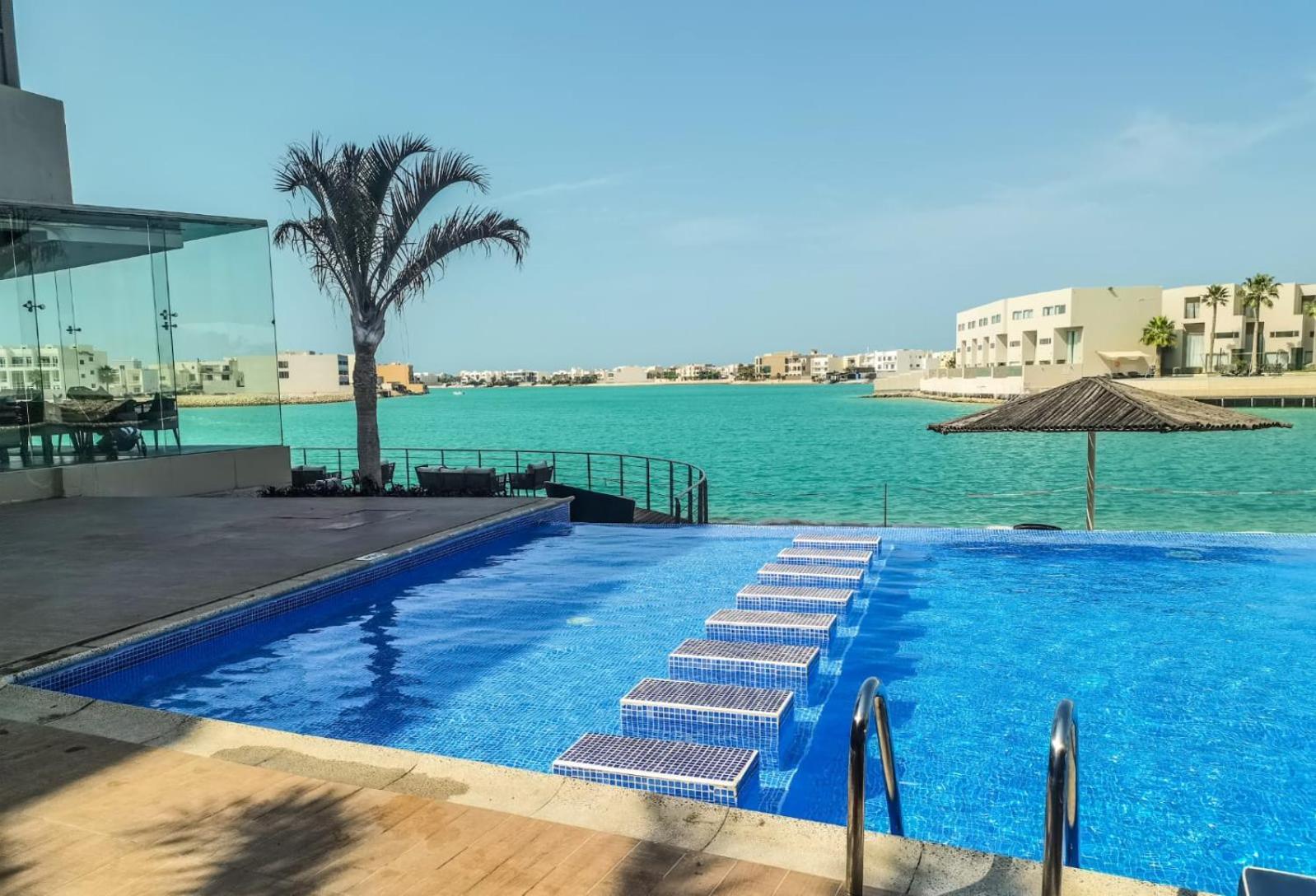 Dragon Beach Hotel Muharraq Exterior photo