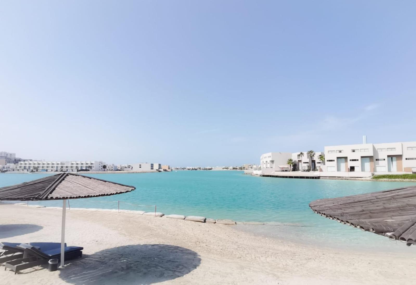 Dragon Beach Hotel Muharraq Exterior photo
