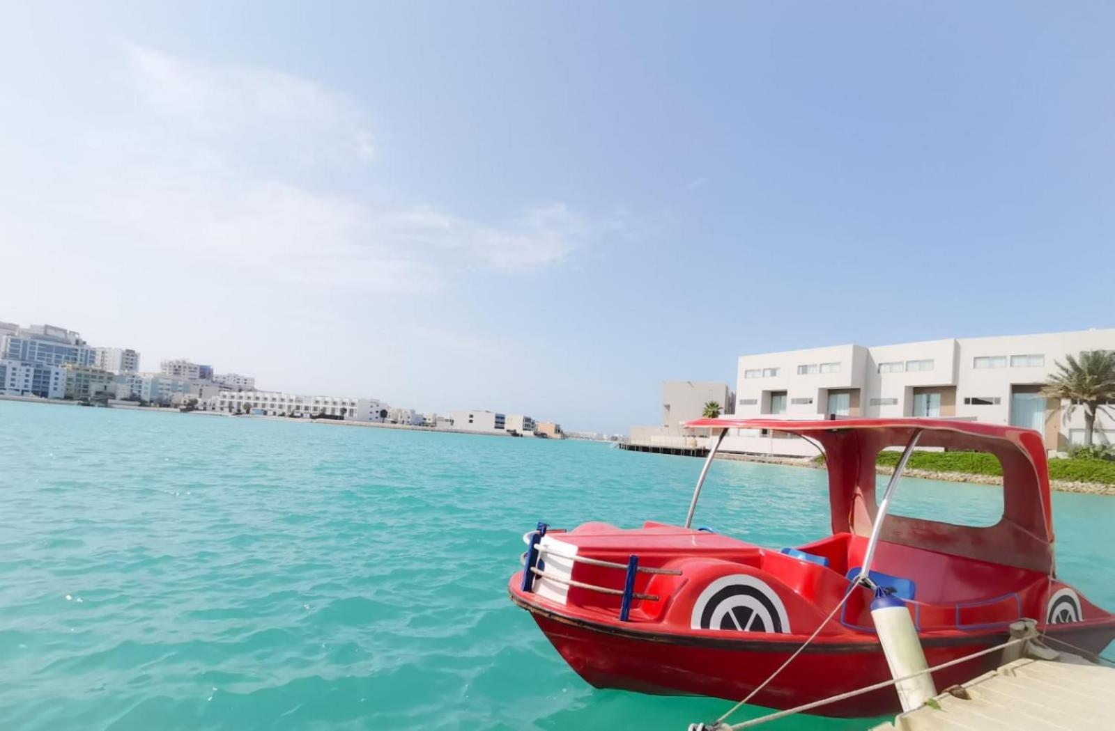 Dragon Beach Hotel Muharraq Exterior photo