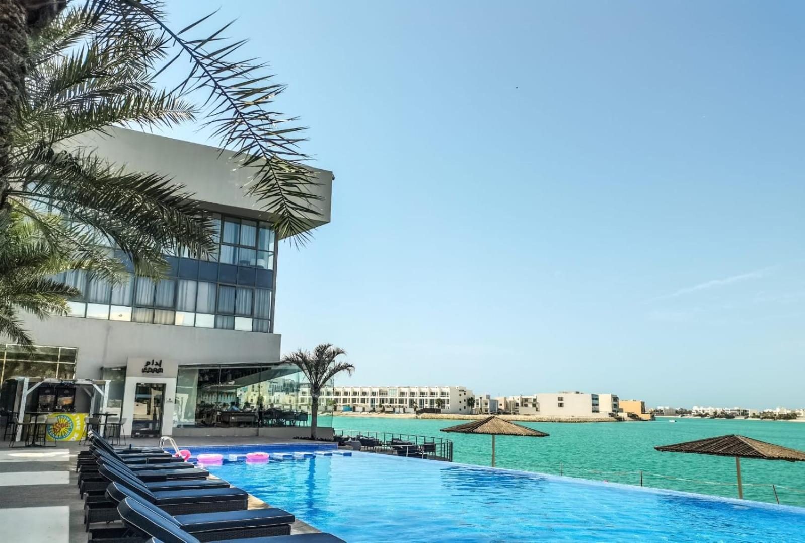 Dragon Beach Hotel Muharraq Exterior photo