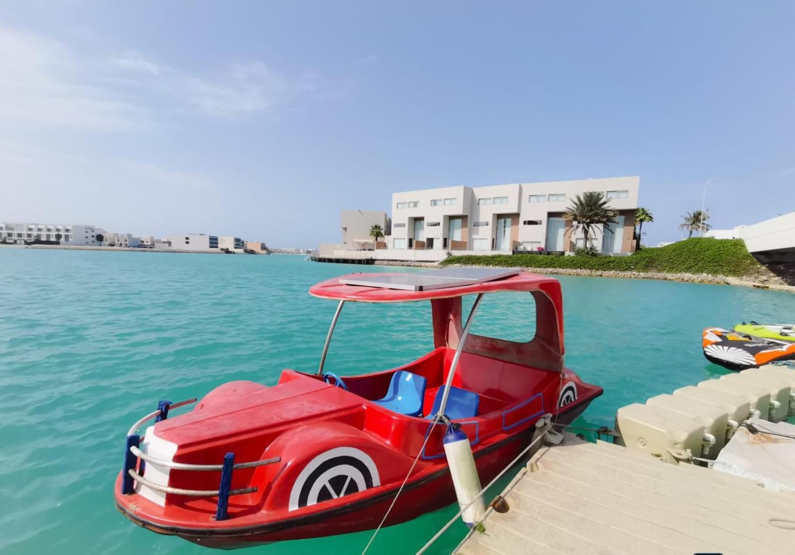 Dragon Beach Hotel Muharraq Exterior photo
